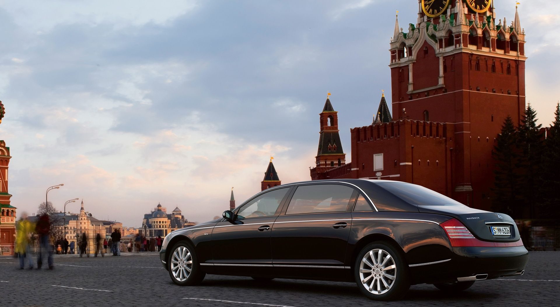 Лакшери автомобили в России: топ-5 самых дорогих седанов